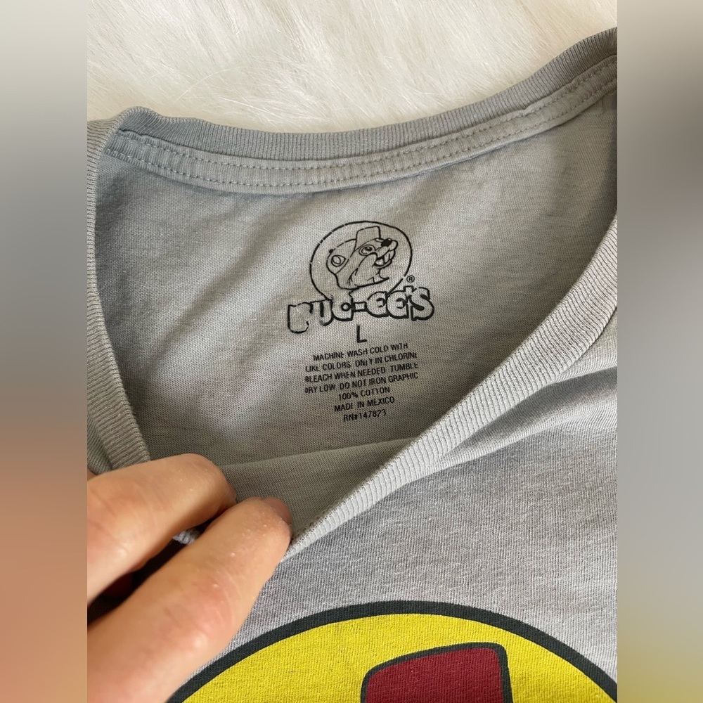 Bucees Gray T-Shirt with Bucees Logo large - Picture 5 of 10
